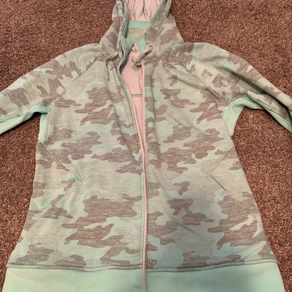 Athleta Size L Mint Green Camo Hoodie